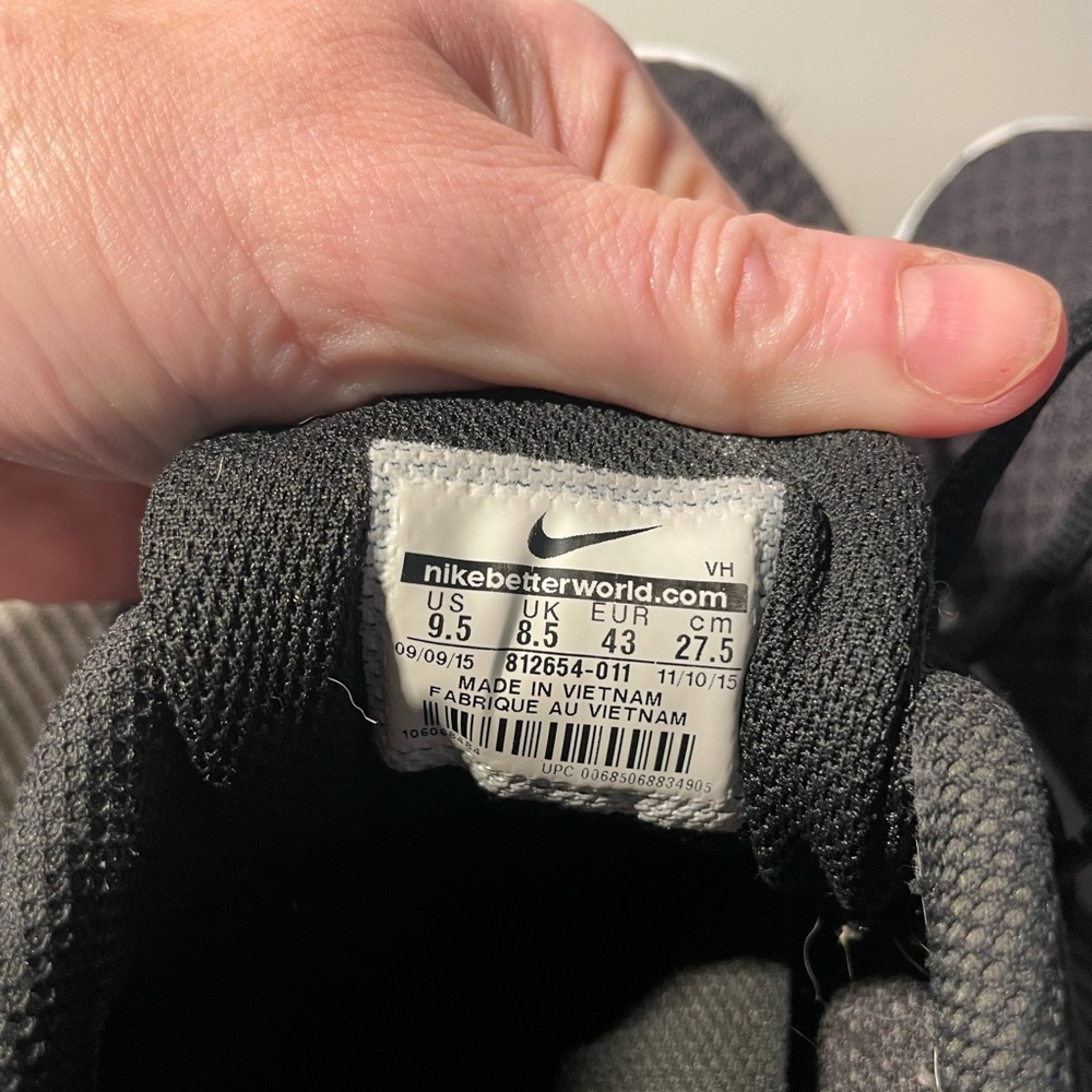 Nike Sneakers - Picture 5 of 5